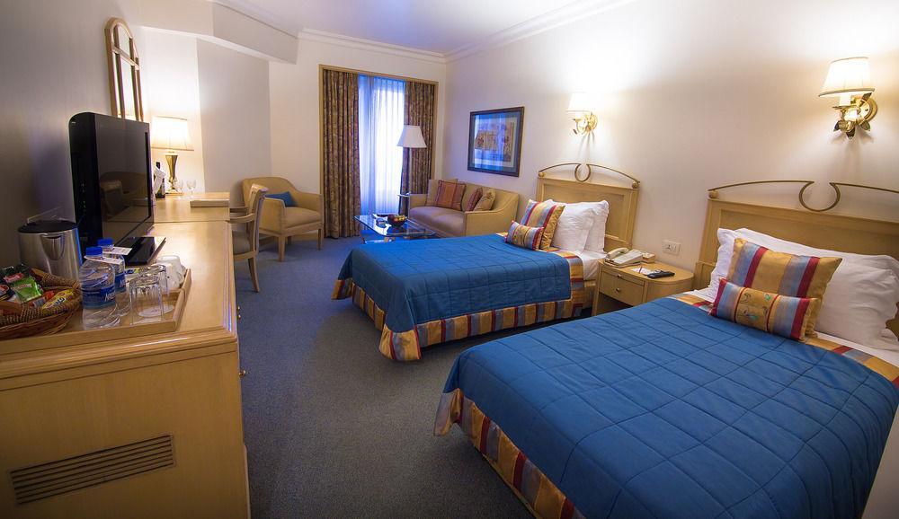 The Orchid Hotel Mumbai Vile Parle Exterior foto A room at the Hilton San Francisco