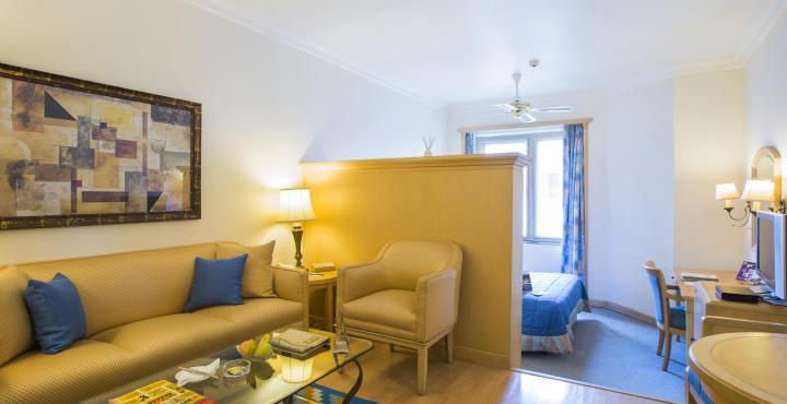 The Orchid Hotel Mumbai Vile Parle Exterior foto A typical room at the hotel
