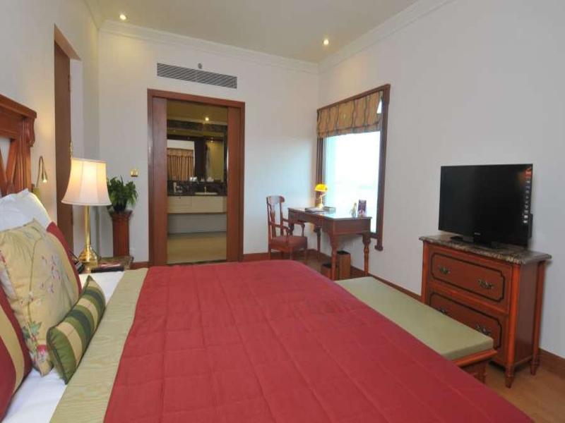 The Orchid Hotel Mumbai Vile Parle Exterior foto A room at the hotel