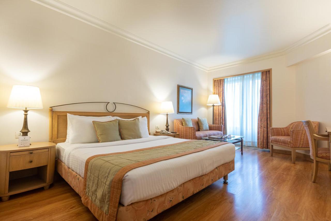 The Orchid Hotel Mumbai Vile Parle Exterior foto A room at the Taj Bengal
